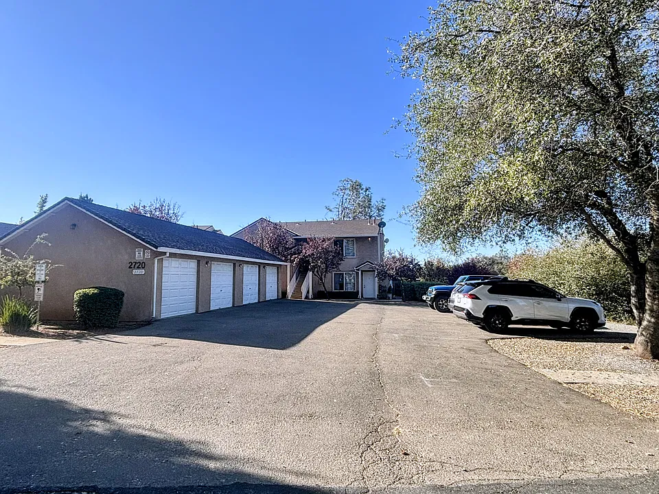 2720 Arcadia Dr #4