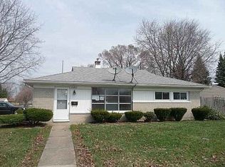 25405 Miracle Dr, Madison Heights, MI 48071