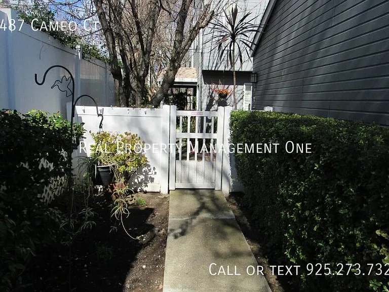 5487 Cameo Ct — Photo 3