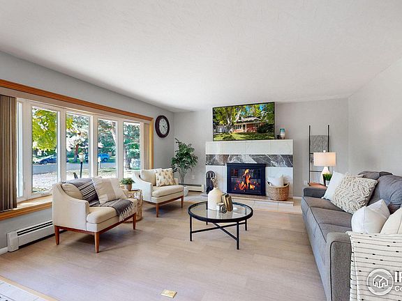 2nd image of 3614 Richmond Dr