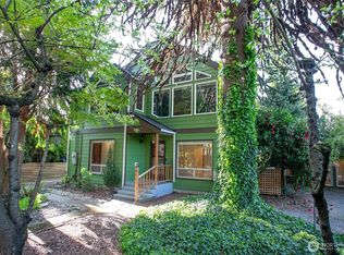 1100 Greenleaf Avenue, Burlington, WA 98233