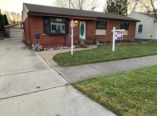 7318 Gronow Ave, Center Line, MI 48015