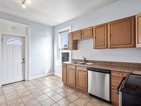 5th image of 106 W Clay St #2