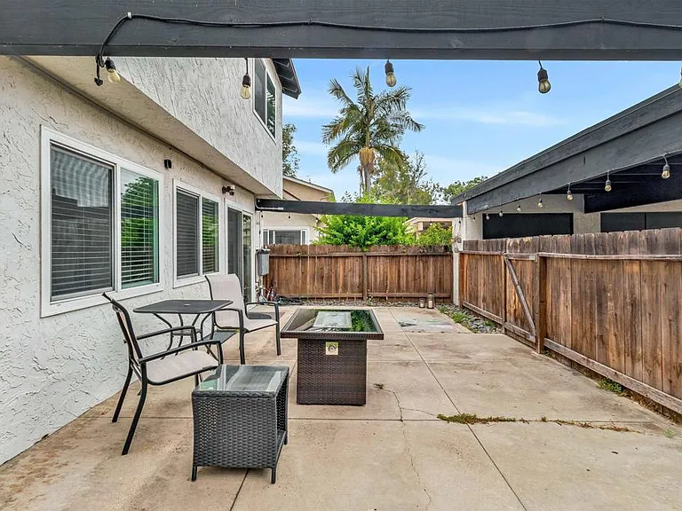 10618 Esmeraldas Dr — Photo 27