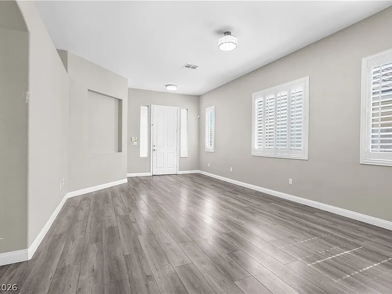 10137 Snow Crest Pl — Photo 4