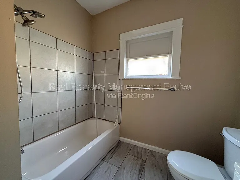 1437 E Polk St #2 — Photo 10
