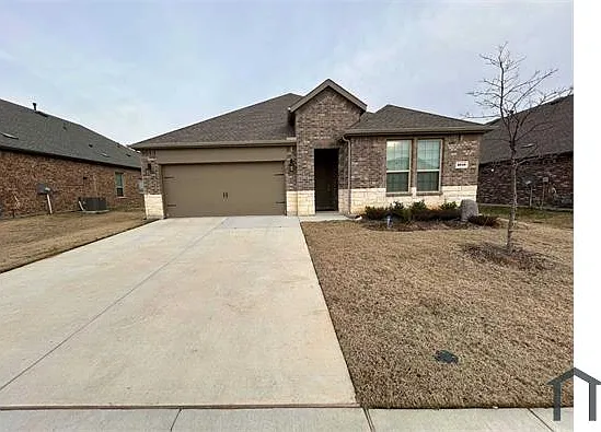 4 bed, 2075 sqft, $3,300 — Photo 2