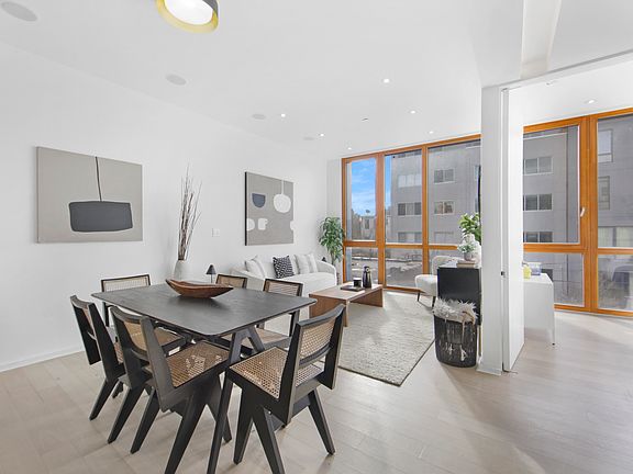 3rd image of 224 N 6th St APT 3
