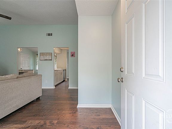 4th image of 4 Cambridge Court