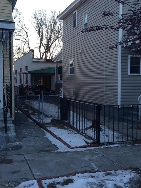 2nd image of 1056 Strong St