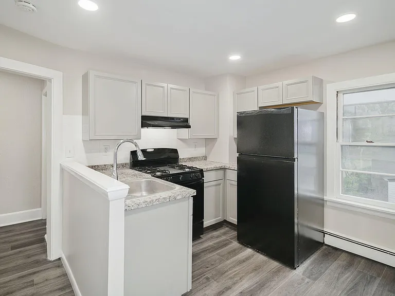 310 Dorrance St #2 — Photo 6