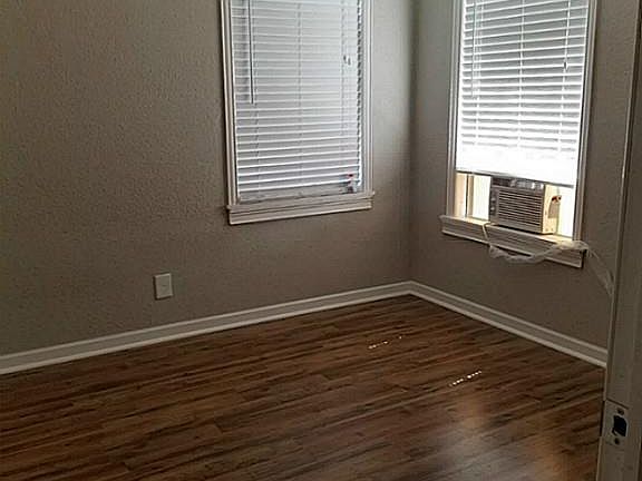 5th image of 3221 Texas Ave