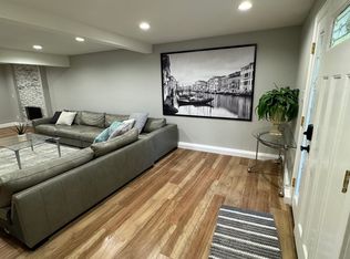1616 Beacon Way SE, Renton, WA 98058
