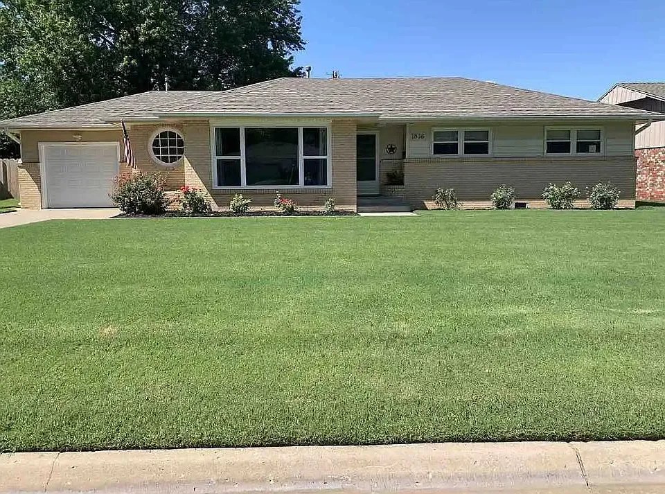 1806 Ramona Dr