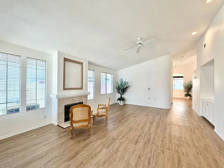 26805 China Dr — Photo 5