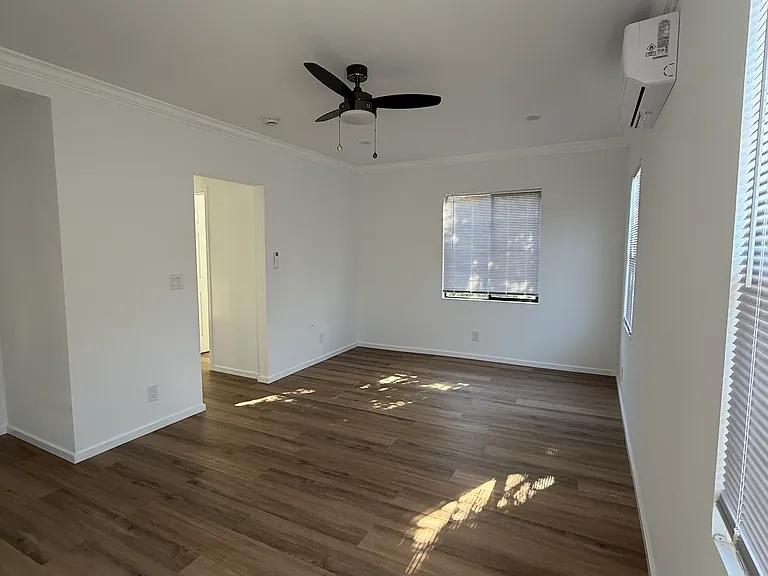417 2nd St #12 — Photo 3