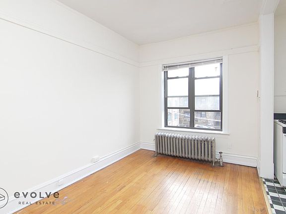 2nd image of 636 W Arlington Pl APT 37A