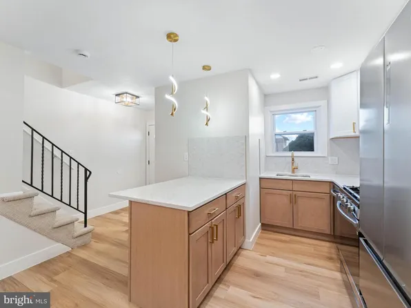 143 La Cascata Tnhs, Clementon, NJ 08021