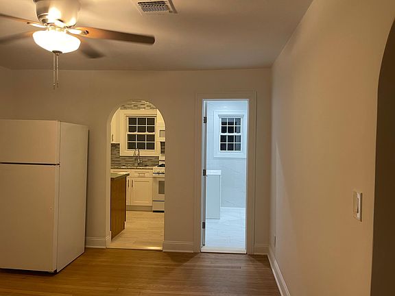 4th image of 111 N 11th St