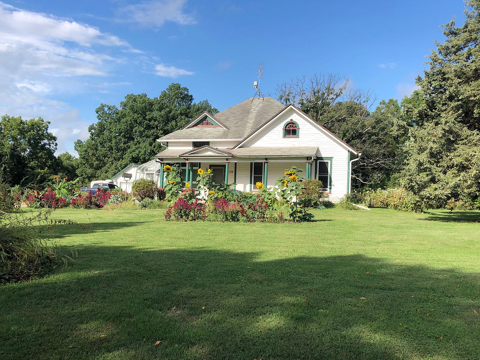 124 9th St, Columbus Junction, IA 52738 Zillow
