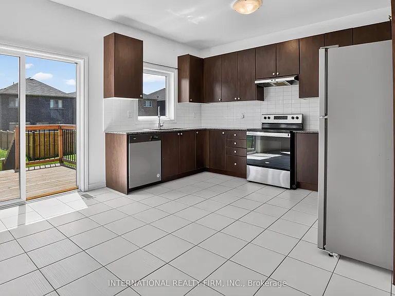 240 Ridley Cres — Photo 17