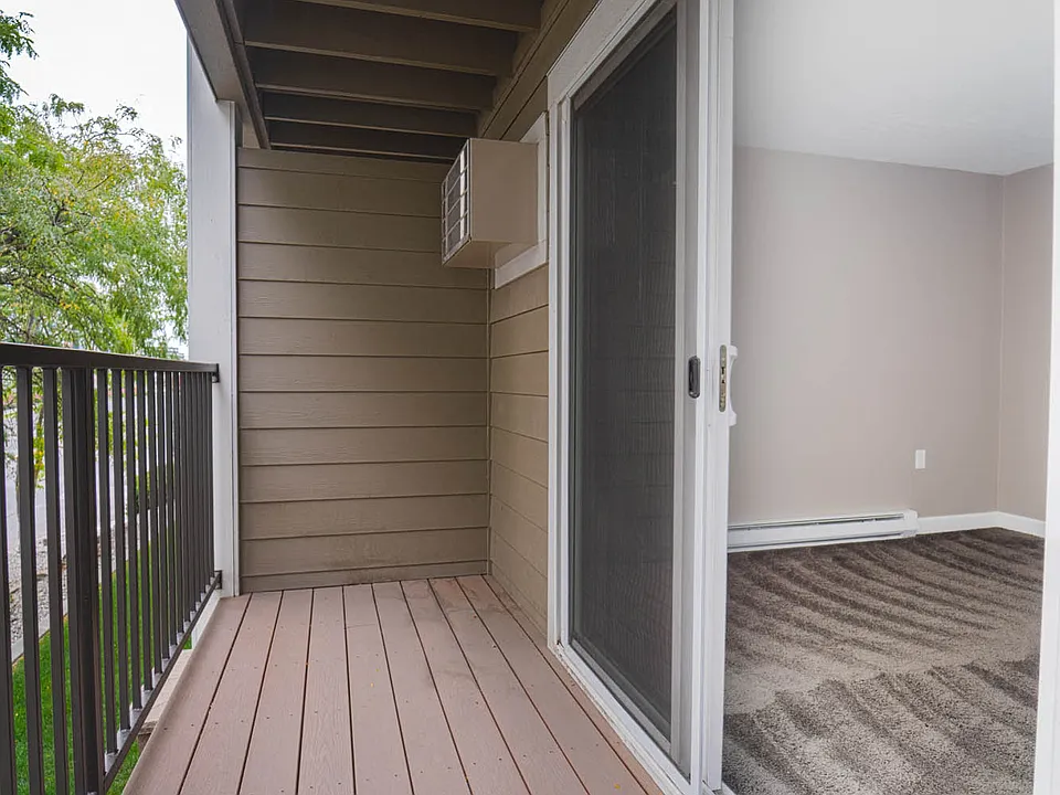 Railhead Apartments