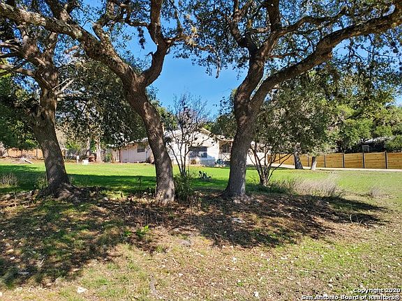 2nd image of 1055 Oak Hollow Way