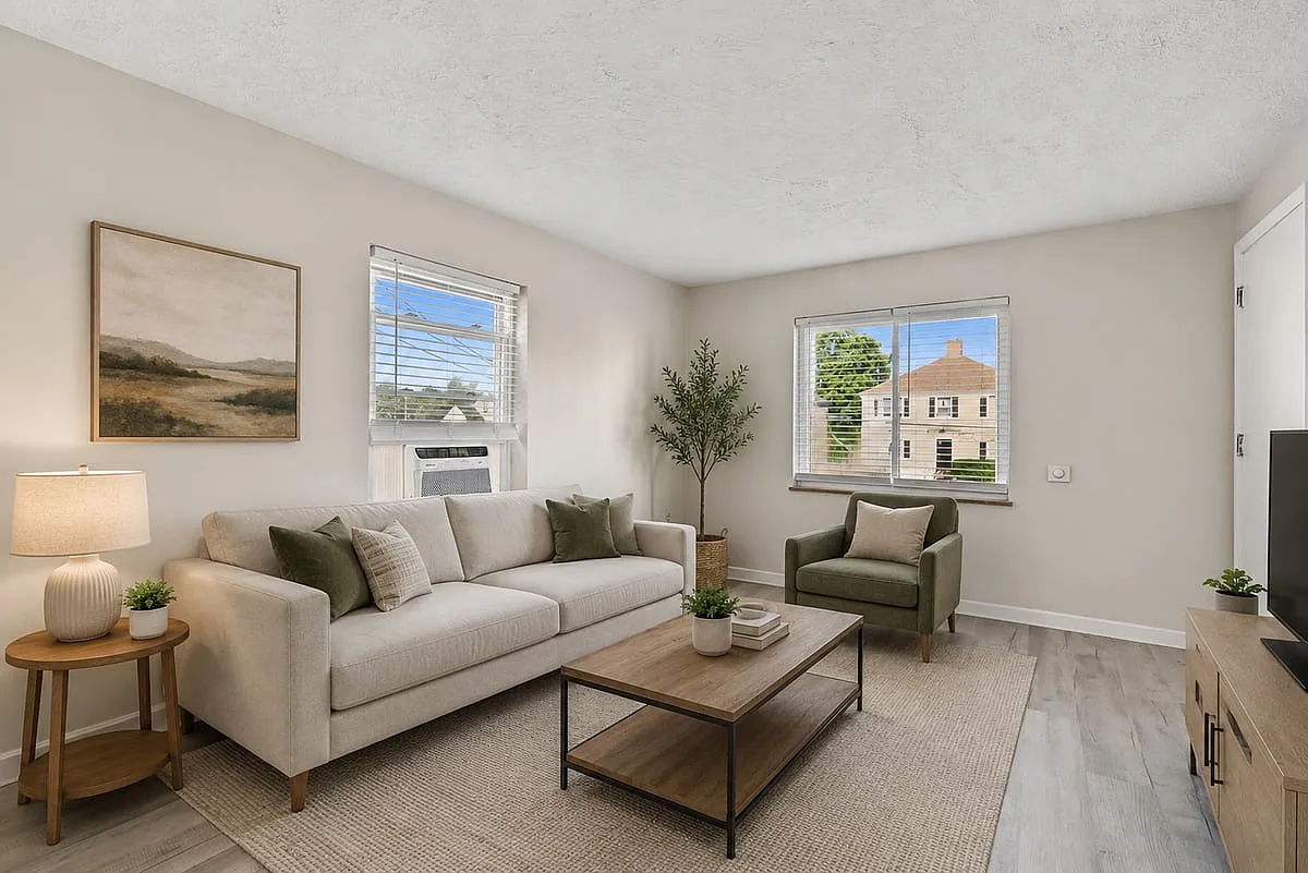 62 Gorman Lane Apt B — Photo 2