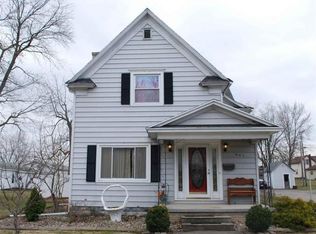 1001 E Market St, Nappanee, IN 46550