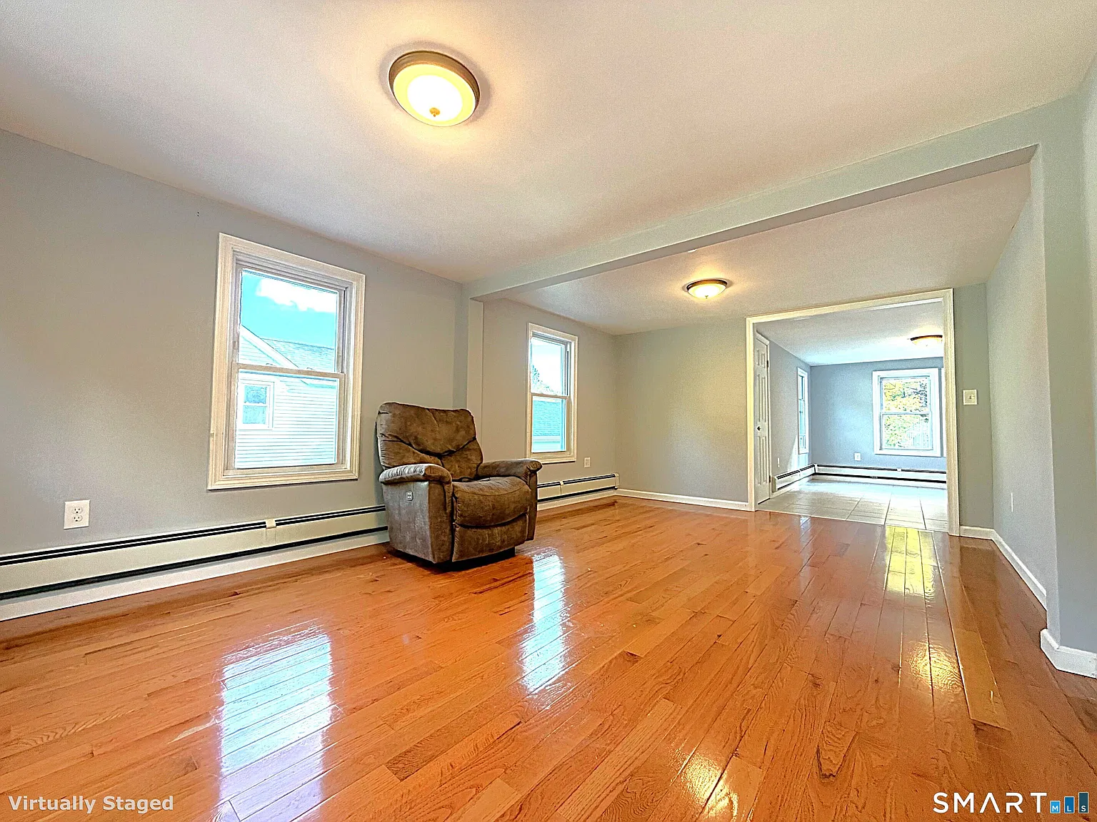 3 bed, 1.0 bath, 2008 sqft, $2,200 — Photo 1