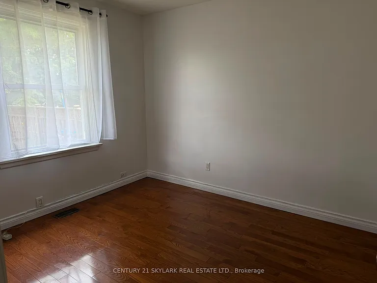 35 Cumberland Dr — Photo 9