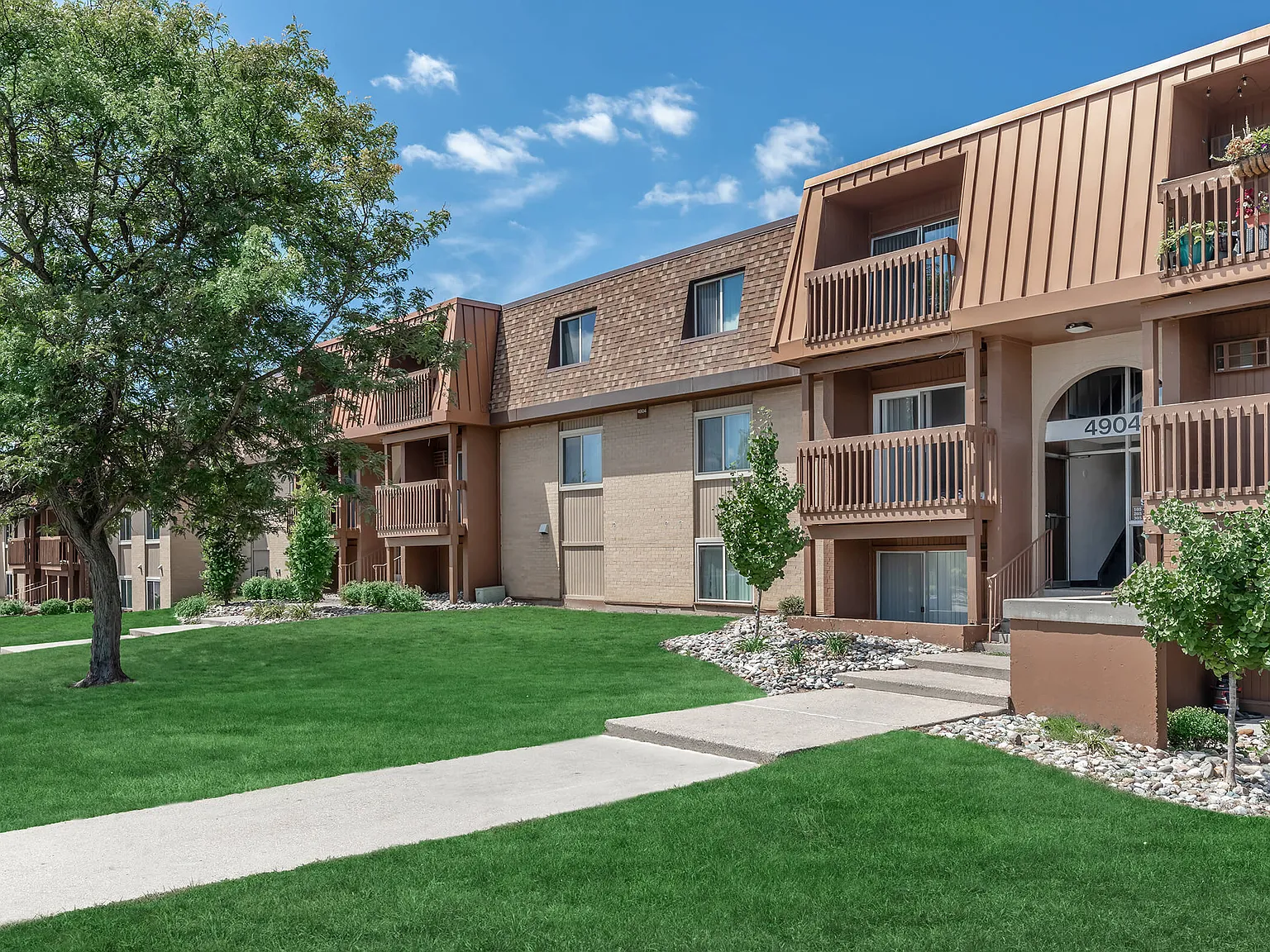 Towne Square Apartments and Townhomes — Photo 4
