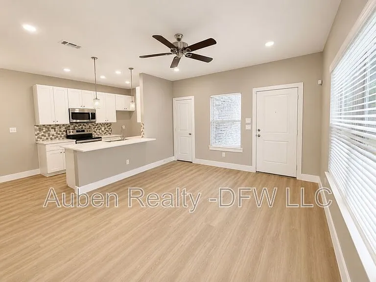 8006 Doreen Ave — Photo 5