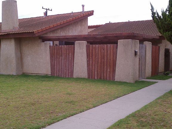 Sidewalk to Back Unit