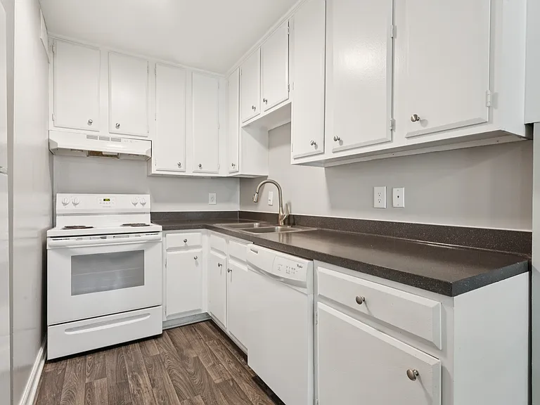 Harbor Oak Townhomes — Photo 5