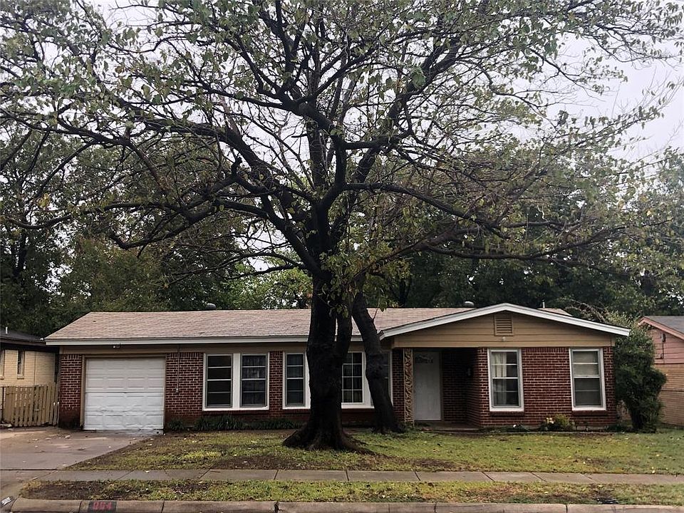1st image of 884 Russell Ln