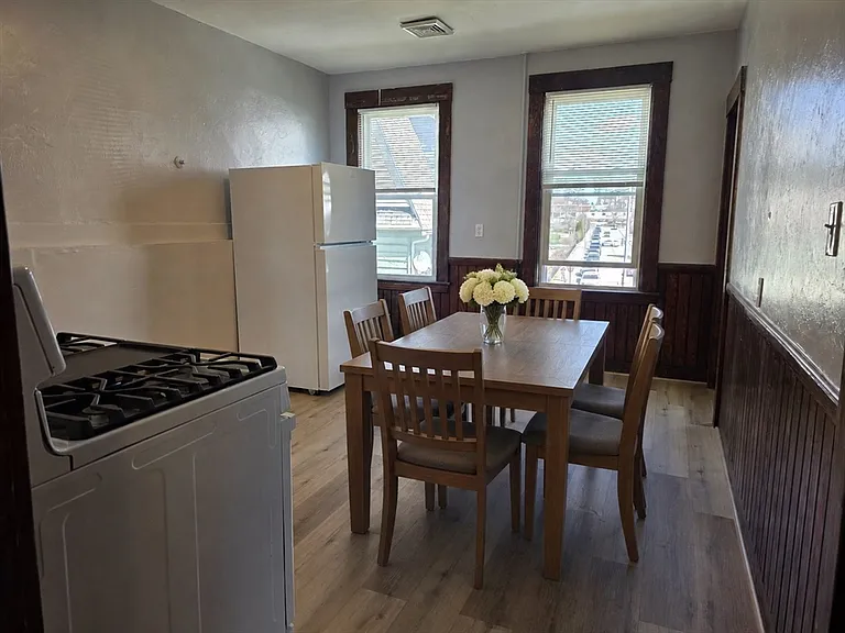 2 Hillside St #3 — Photo 7