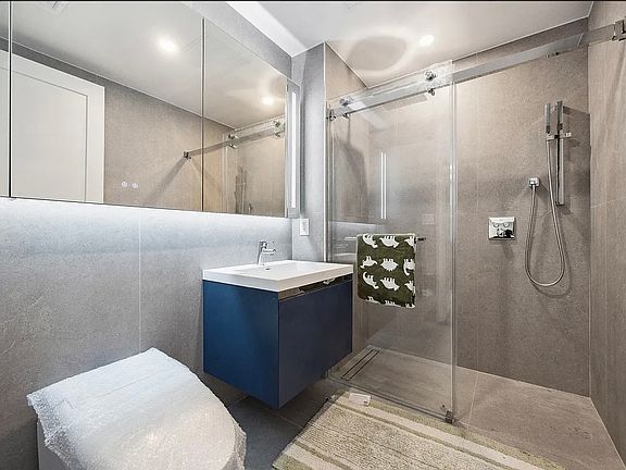 3rd image of 38-20 Parsons Blvd #620