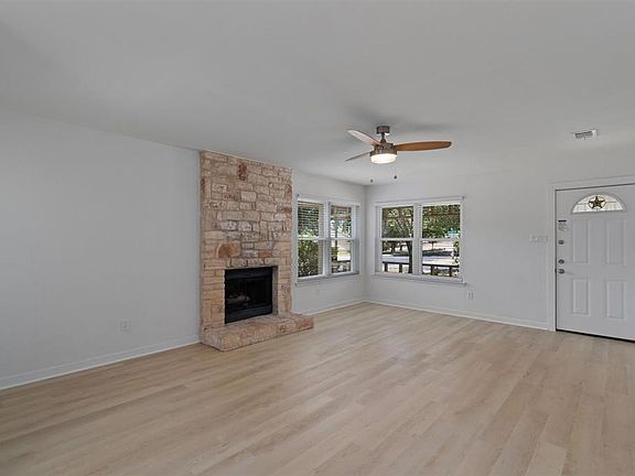 5th image of 8907 Creekmont Cv