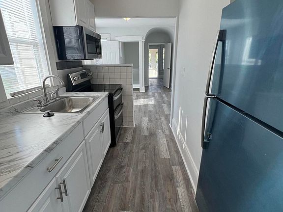2nd image of 209 Taylor Ave Unit 2