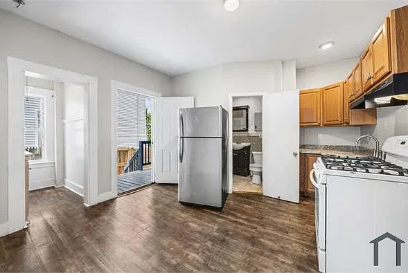 5 Freeland Ter — Photo 2