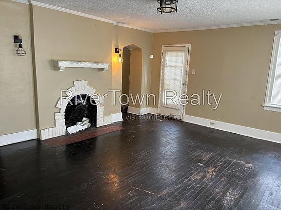3rd image of 899 N Avalon St