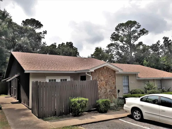 5979 Born Dr, Pensacola, FL 32504