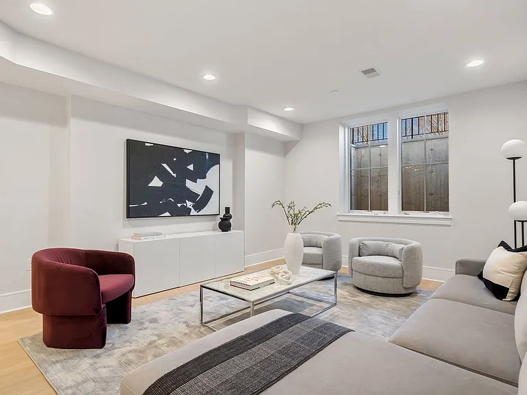 4 Knowles St #4 — Photo 14