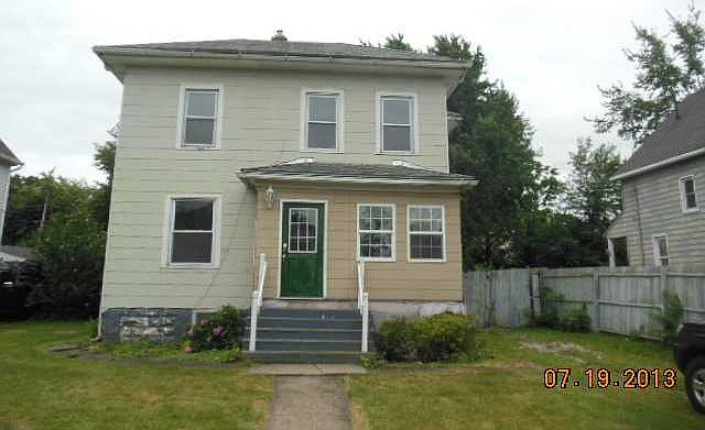 1st image of 1744 E 32nd St