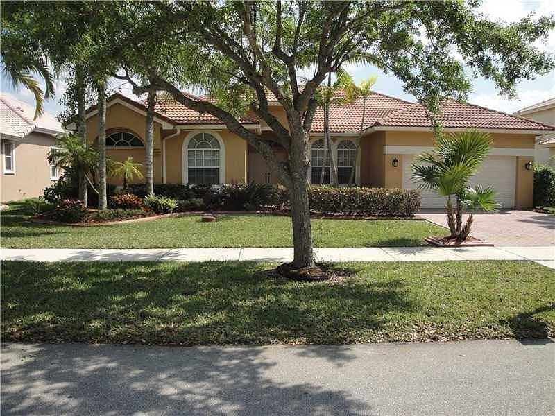 1st image of 16354 Segovia Cir S
