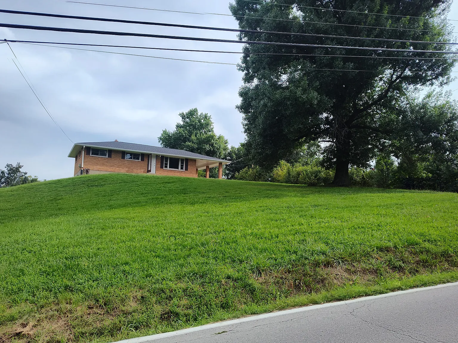 3 bed, 1200 sqft, $1,800 — Photo 2