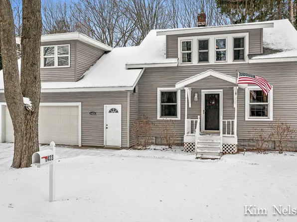 1423 Carleton St, Whitehall, MI 49461