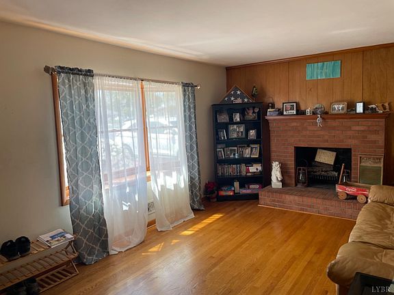 4th image of 4 Oakdale Cir
