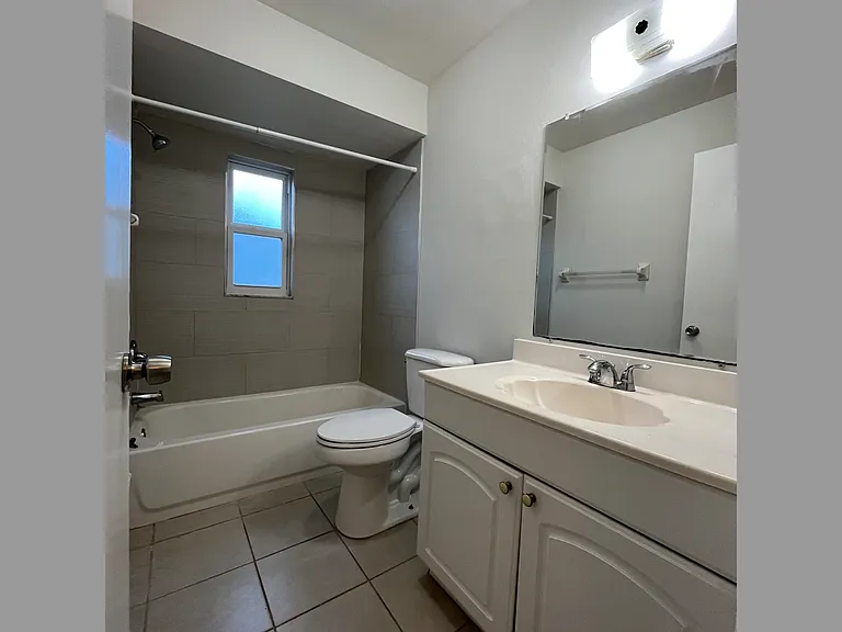 7247 Albany Rd — Photo 9